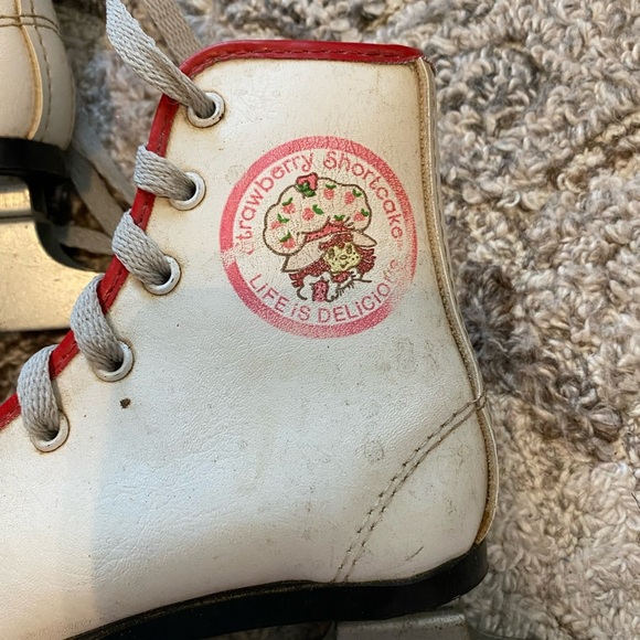 Vintage Rare Strawberry Shortcake Girls Ice Skates Size 6 5/8 Double Edge - Picture 4 of 10